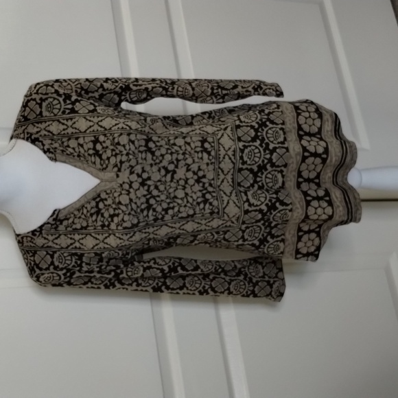 Lucky Brand boho tan black blouse size small all over print V-neck - Picture 3 of 11